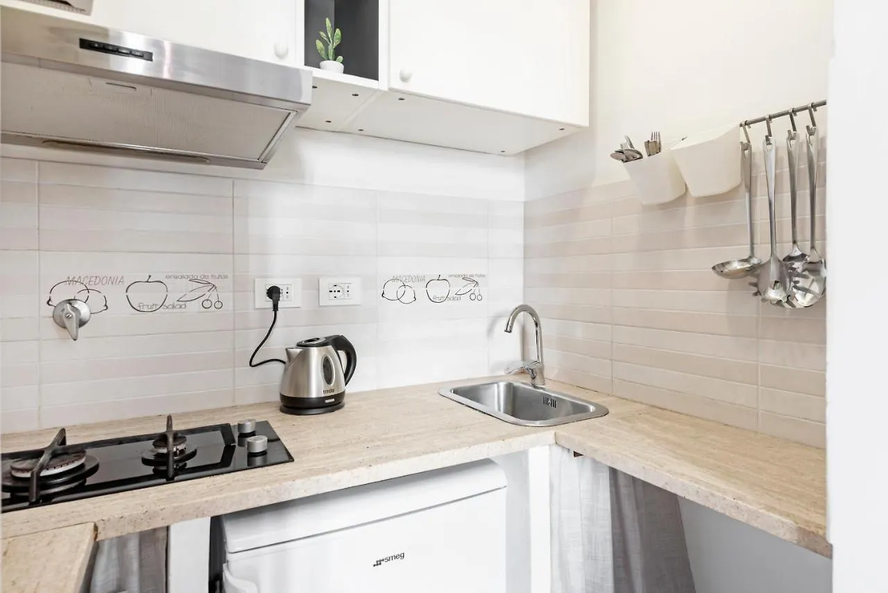 White Flat Termini Apartment Rome 0*,