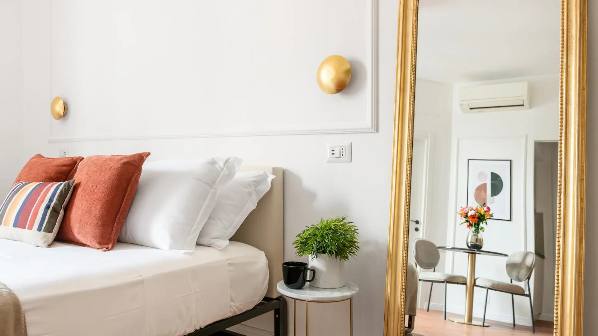 White Flat Termini Apartment Rome Italy