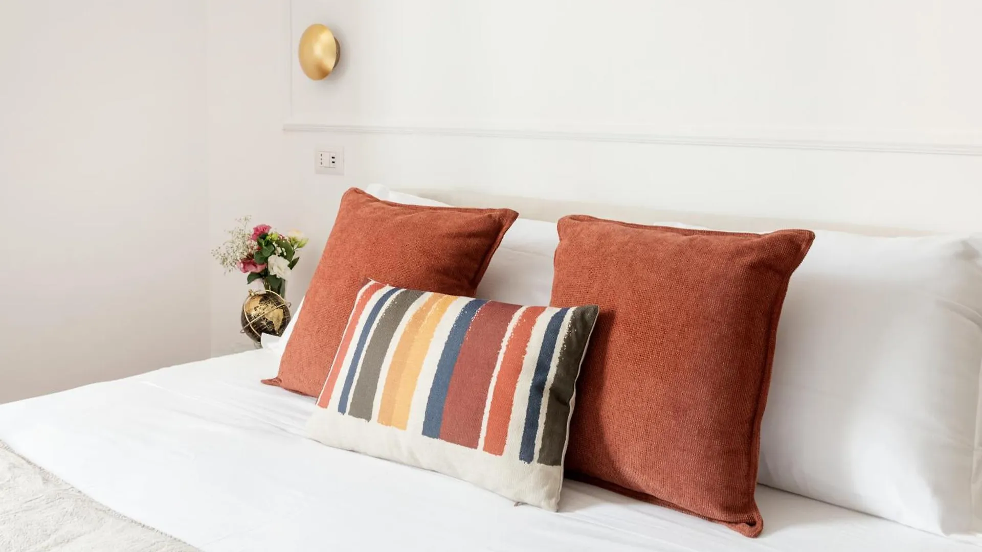 White Flat Termini Apartment Rome