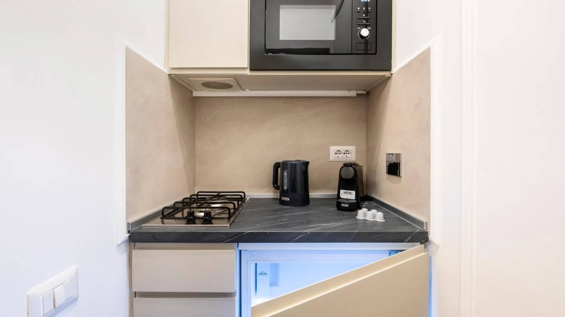 White Flat Termini Apartment Rome