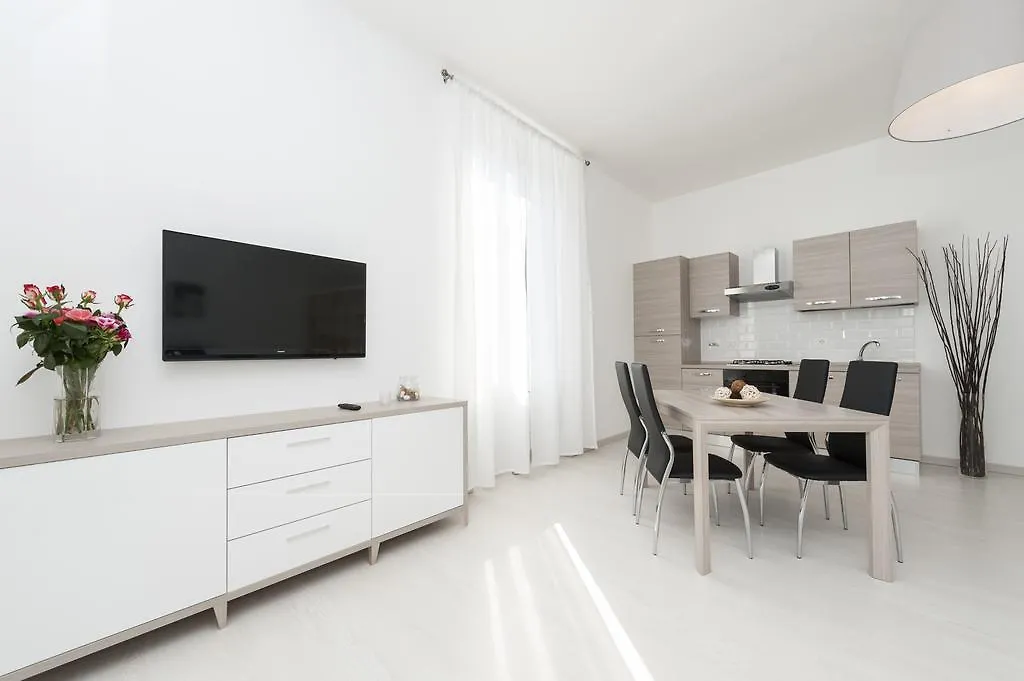 White Flat Termini Apartment Rome